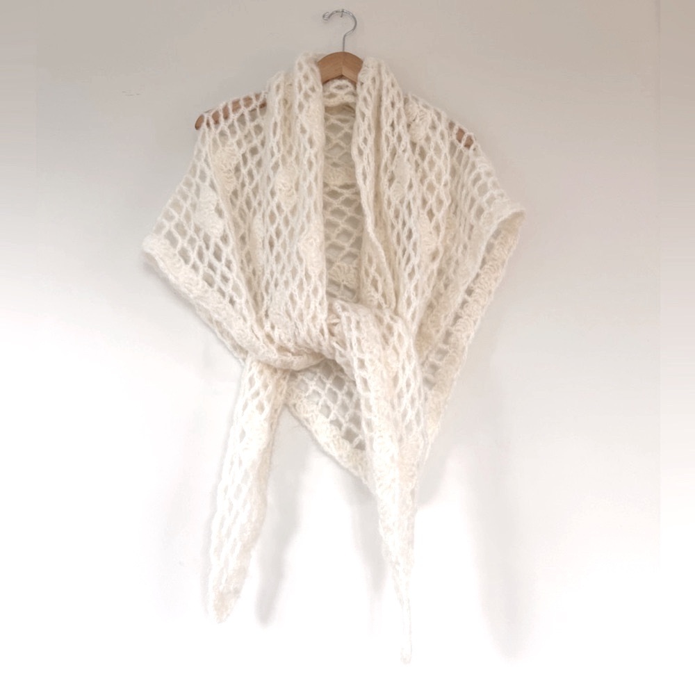 Vintage Knit Shawl Wrap With Heart Design